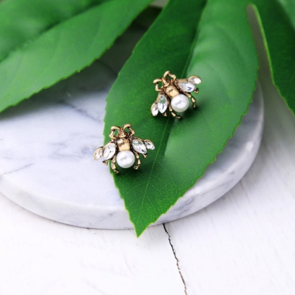 Pearla Pearly Bee Stud Earrings - Picture 3 of 3